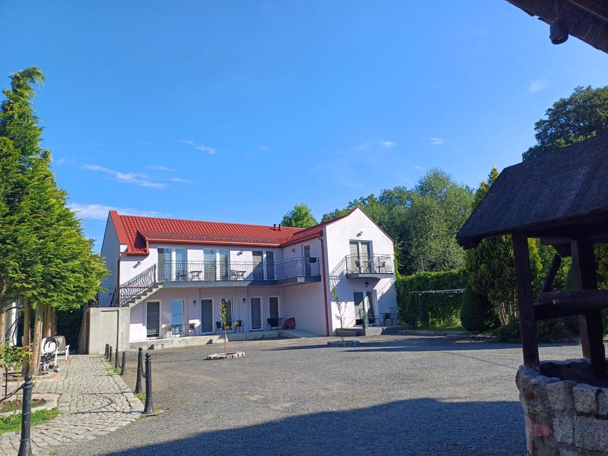 Gosciniec Solan Hotel Jeleniow Exterior foto