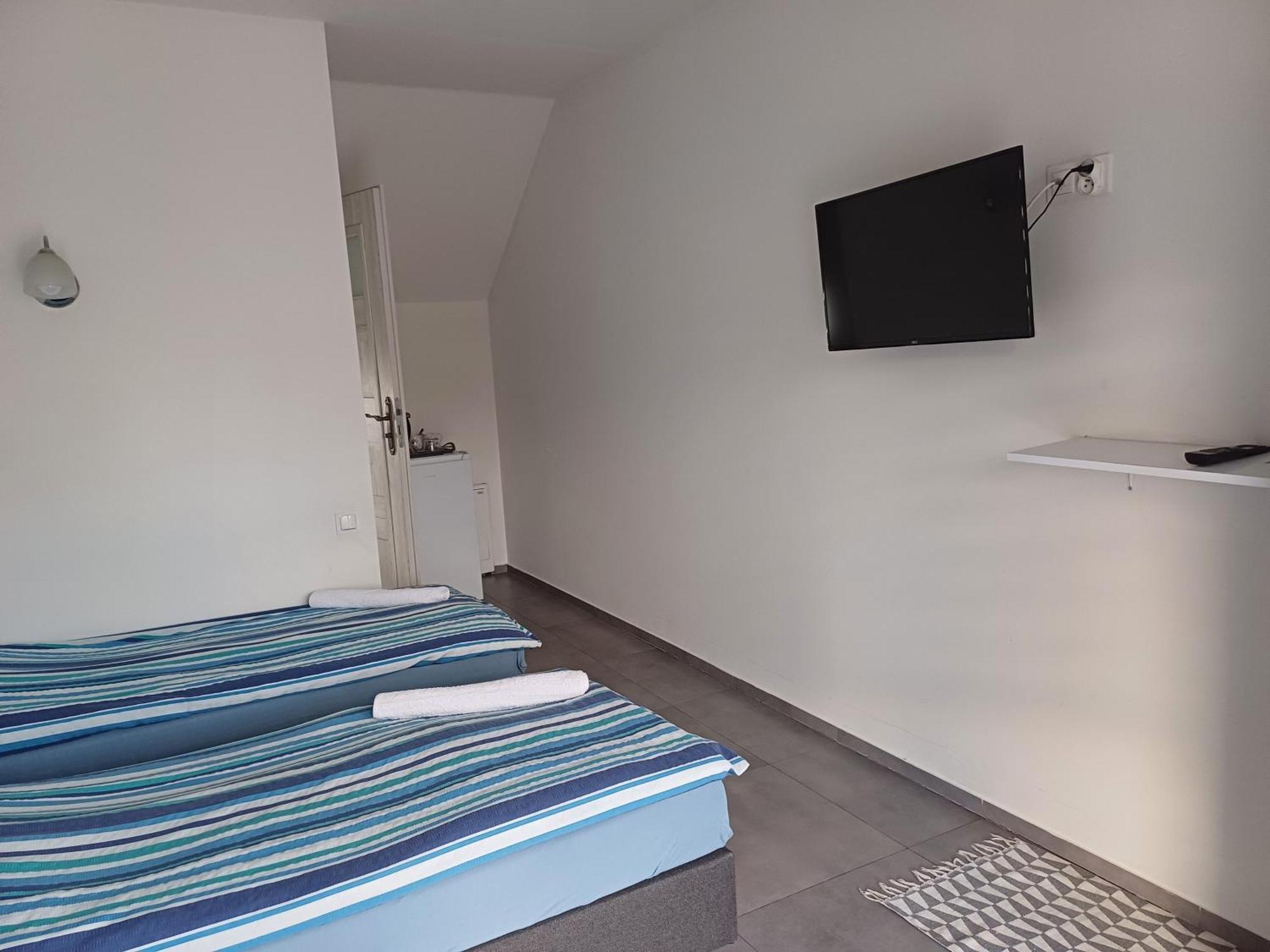 Gosciniec Solan Hotel Jeleniow Exterior foto